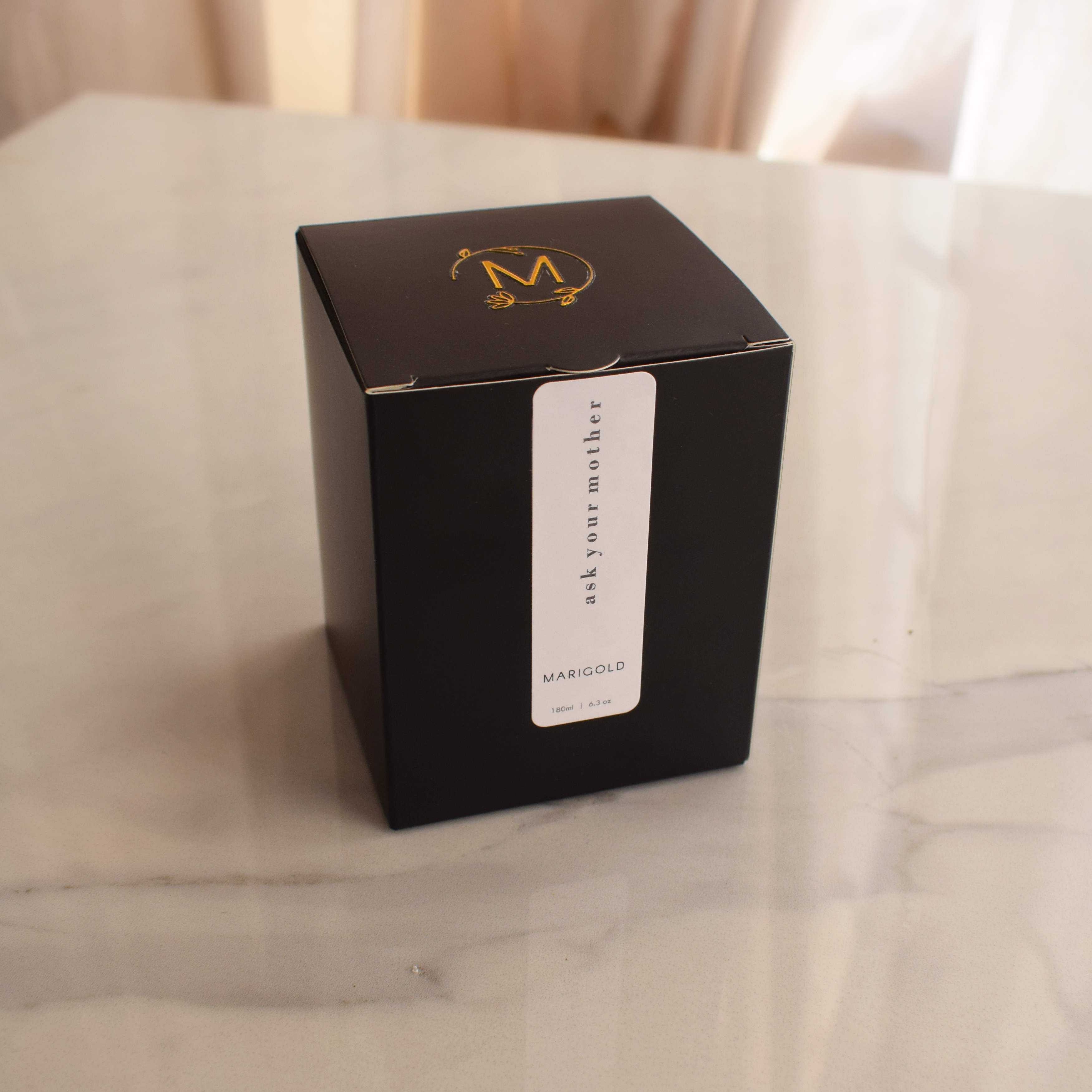 Marigold Charms Ask Your Mother candela profumata 200ml sandalo bergamotto
