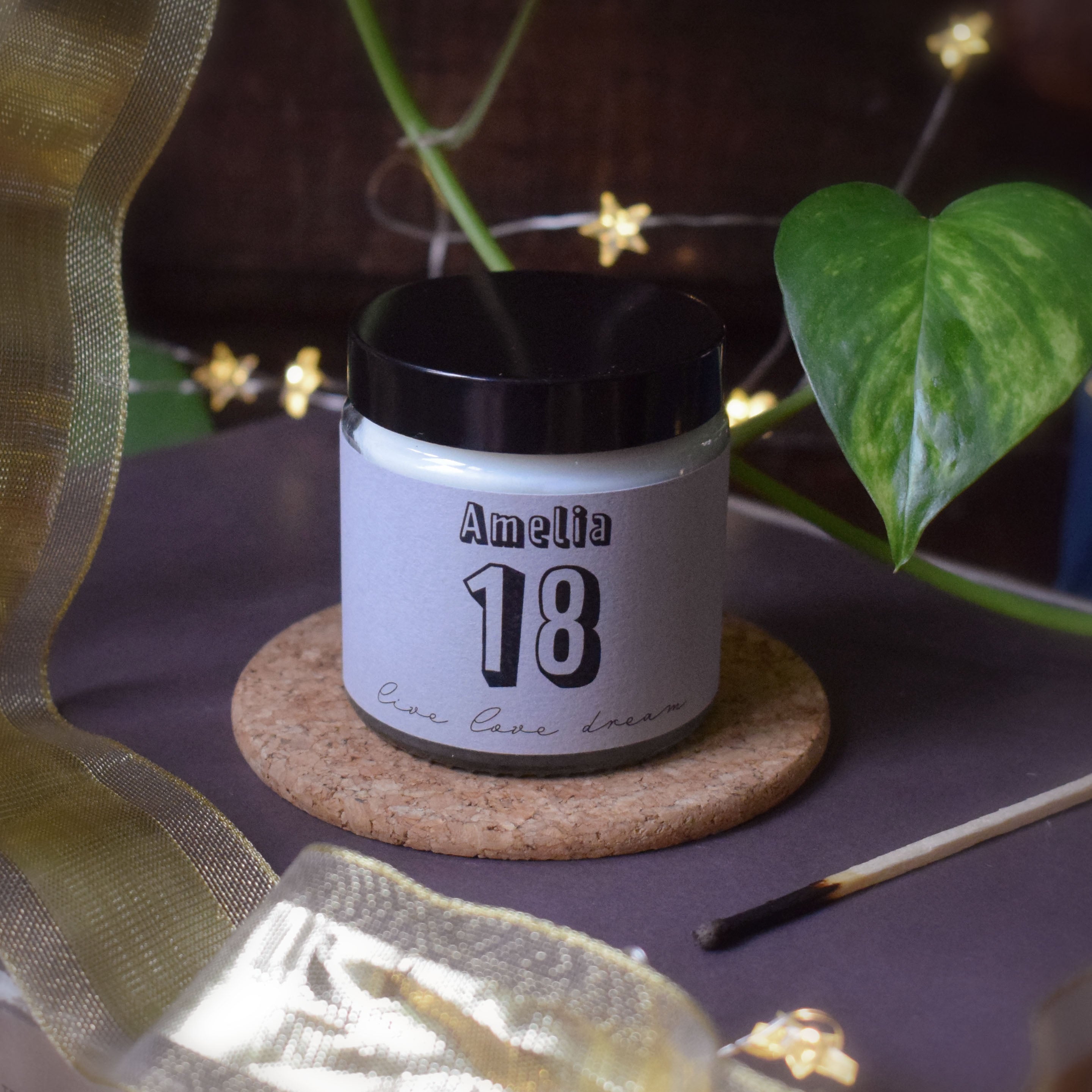 Marigold Charms 18th Birthday candela profumata personalizzata
