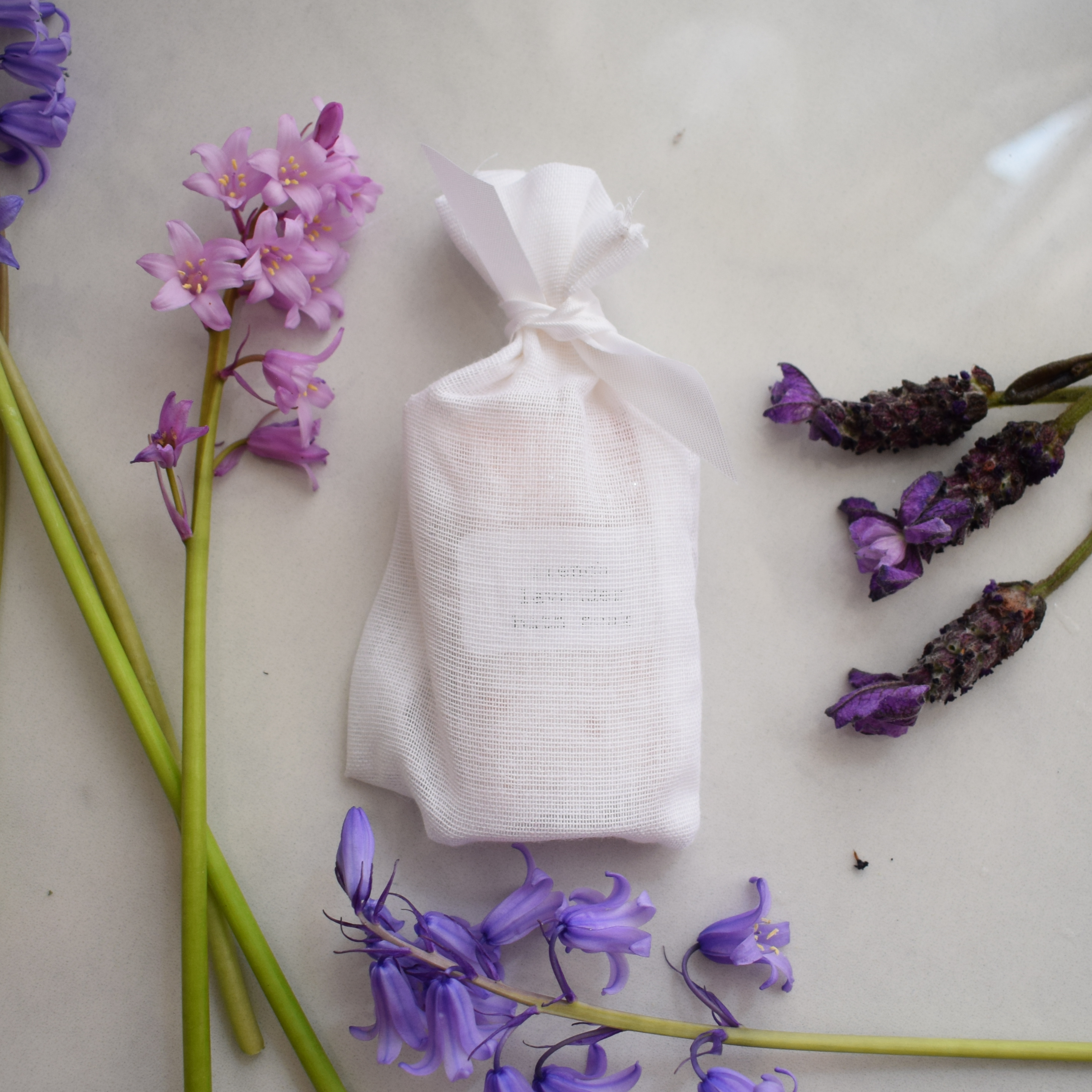 Marigold Charms Lavender Apothecary cofanetto lavanda 35g