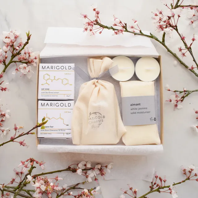 Marigold Charms Relaxation Wellness set letterbox gelsomino