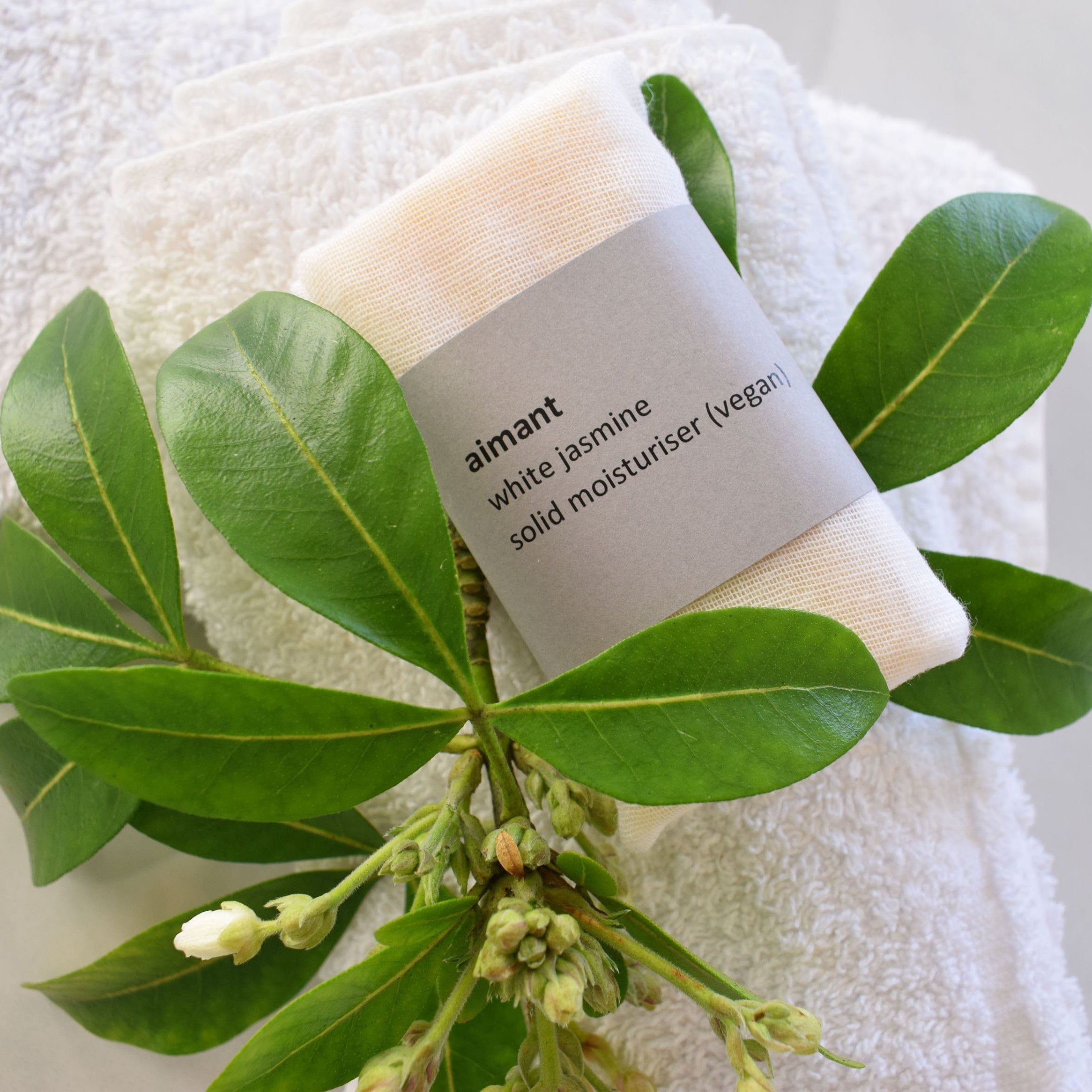 Marigold Charms Vegan Spa in a Jar set regalo gelsomino bianco